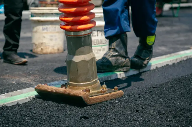 日野市を中心に民間工事と公共事業を請け負う会社です
